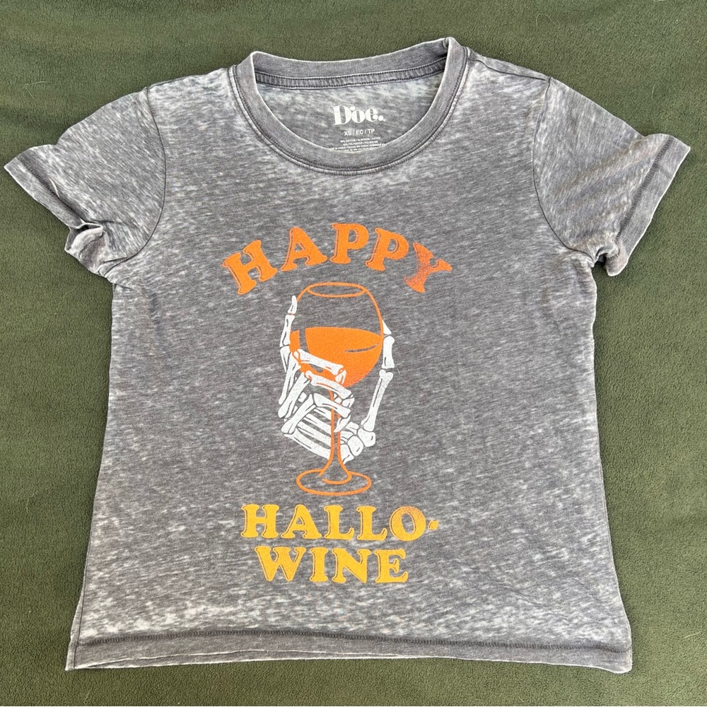 Grey “Happy Halloween-wine” Tee